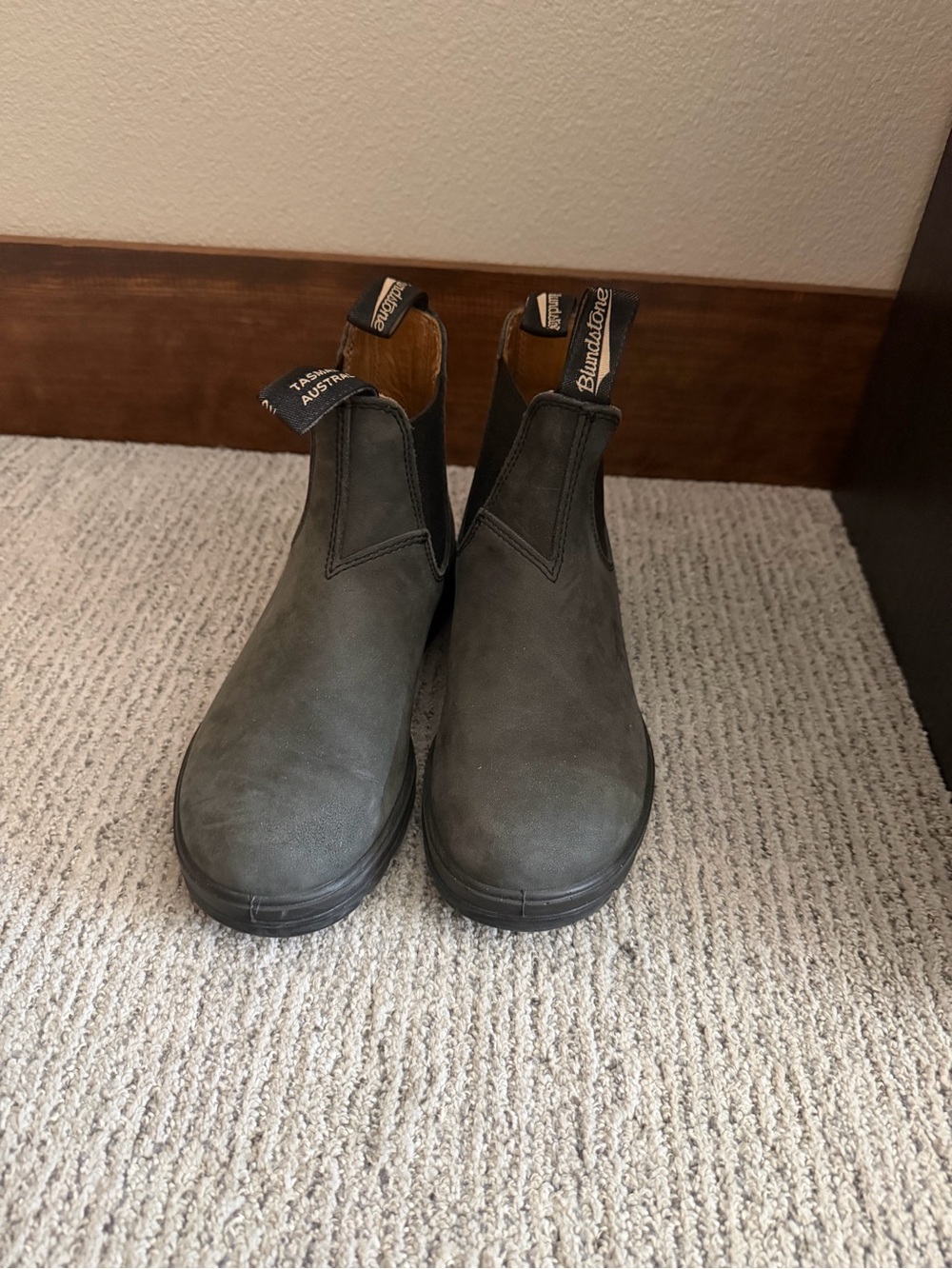 Women’s size 5.5 blundstone boots